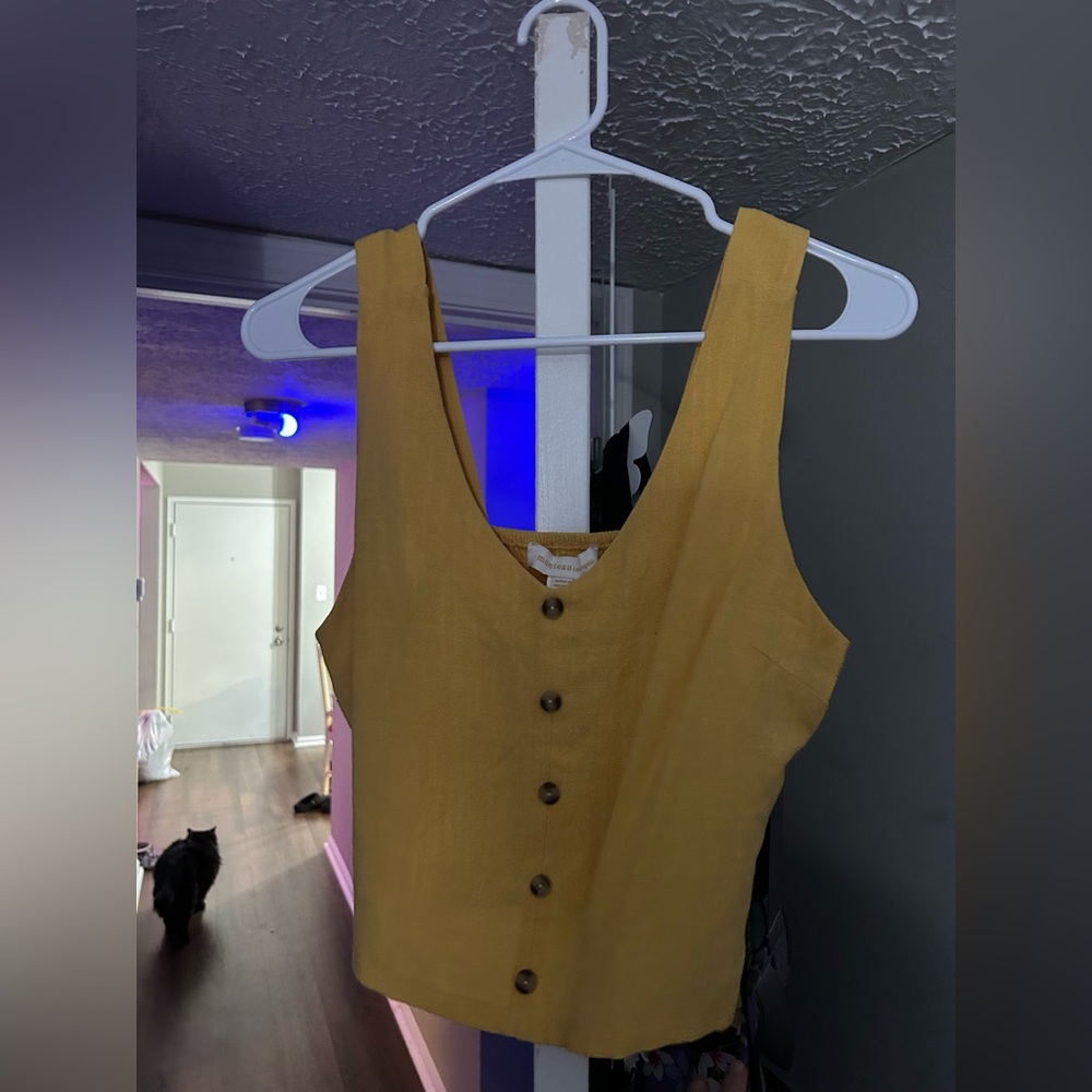 Yellow cropped tank top